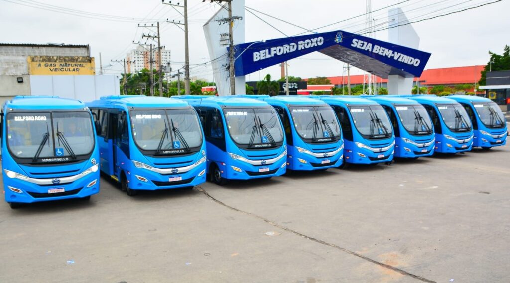 Prefeita Mariana Canella entrega oito ônibus para reforçar a frota do Programa Tarifa Zero