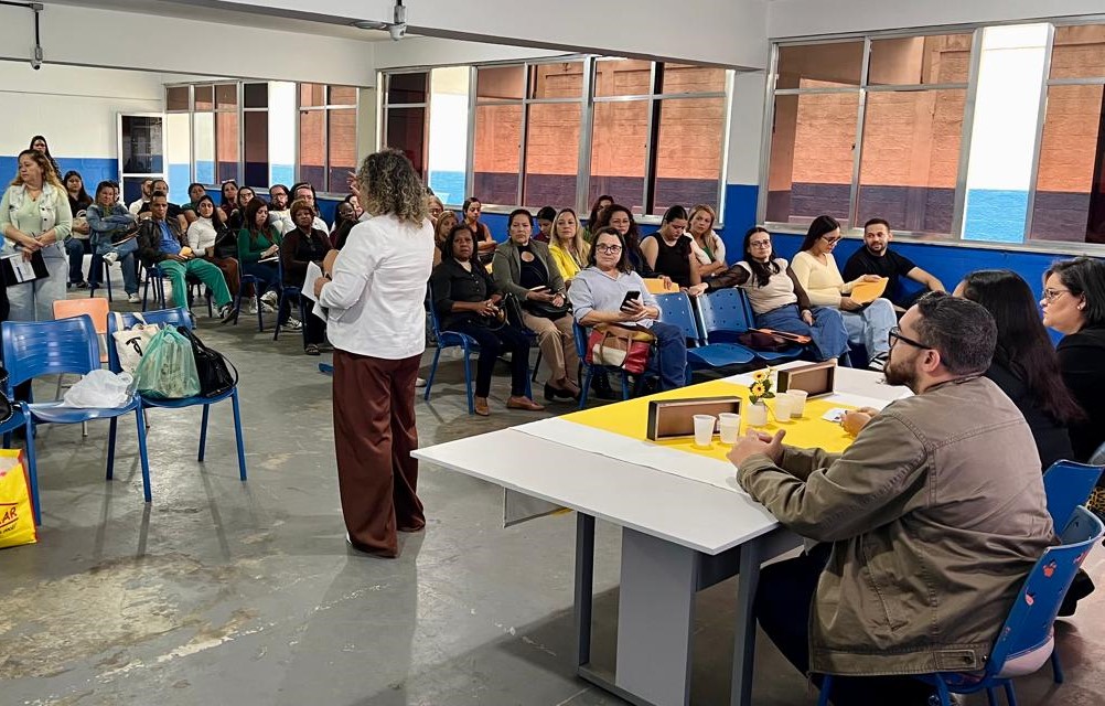Seminário capacita profissionais da Atenção Primária para prevenção do suicídio em Belford Roxo