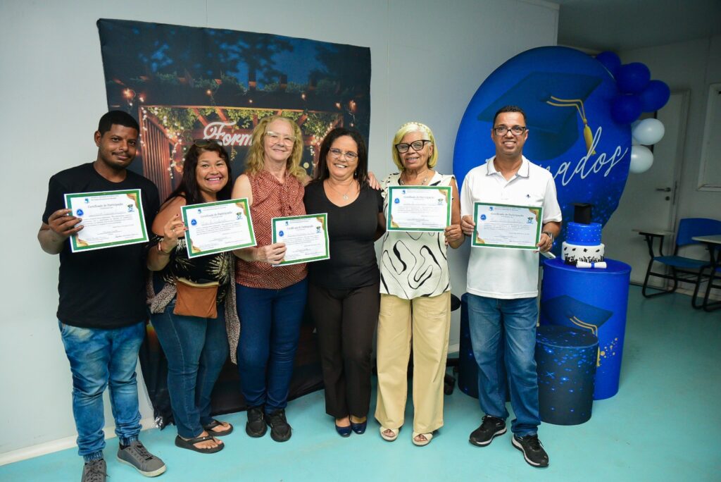 Secretaria Municipal de Educação realiza formatura da primeira turma do Programa Brasil Alfabetizado em Belford Roxo