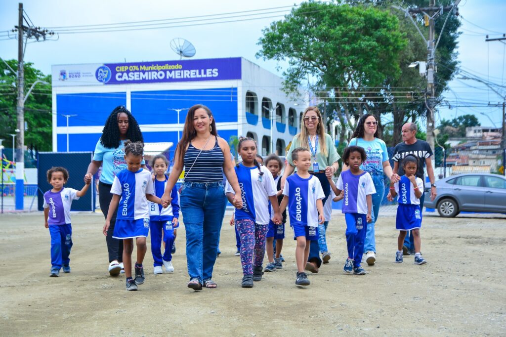 Prefeita Mariana Canella e Secretária de Meio Ambiente lançam Projeto Bosque Escola com plantio de mudas com alunos