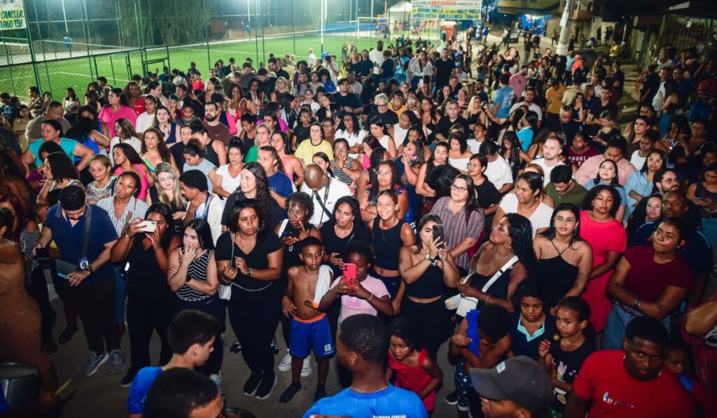 Prefeita Mariana Canella inaugura Creche Pequenos Heróis, campo, praça e a primeira etapa de pavimentação de ruas em Vila Cláudia