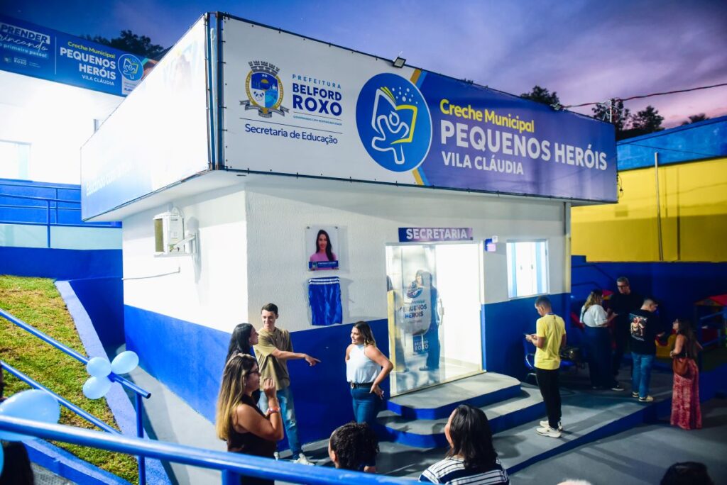 Prefeita Mariana Canella inaugura Creche Pequenos Heróis, campo, praça e a primeira etapa de pavimentação de ruas em Vila Cláudia