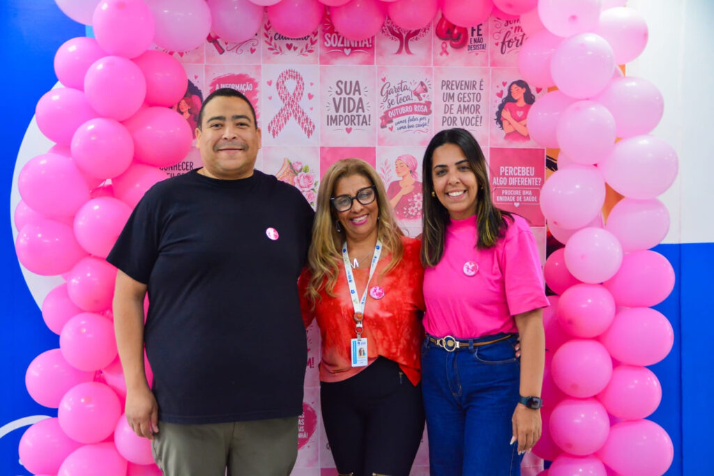 Casa de Cultura de Belford Roxo promove evento do Outubro Rosa com palestras, ações de autocuidado e saúde, exposição de artesanato e música