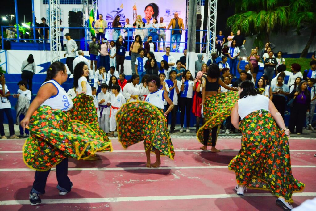 Prefeita Mariana Canella abre oficialmente os Jogos Estudantis de Belford Roxo 2026 que retorna ao calendário escolar após 13 anos