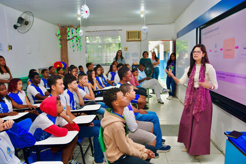 Escolas municipais Waldemiro José Pereira e Heliópolis ganham Sala Lilás