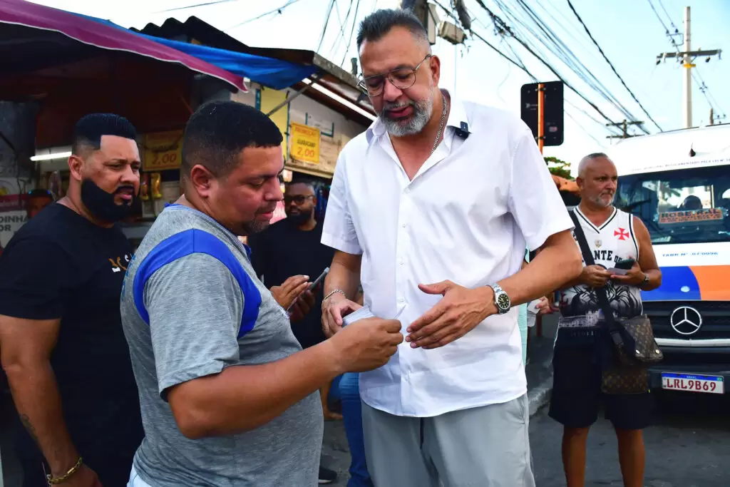 Prefeito Márcio Canella garante o retorno das vans que fazem os itinerários do Parque São José, Vila Pauline e São Leopoldo