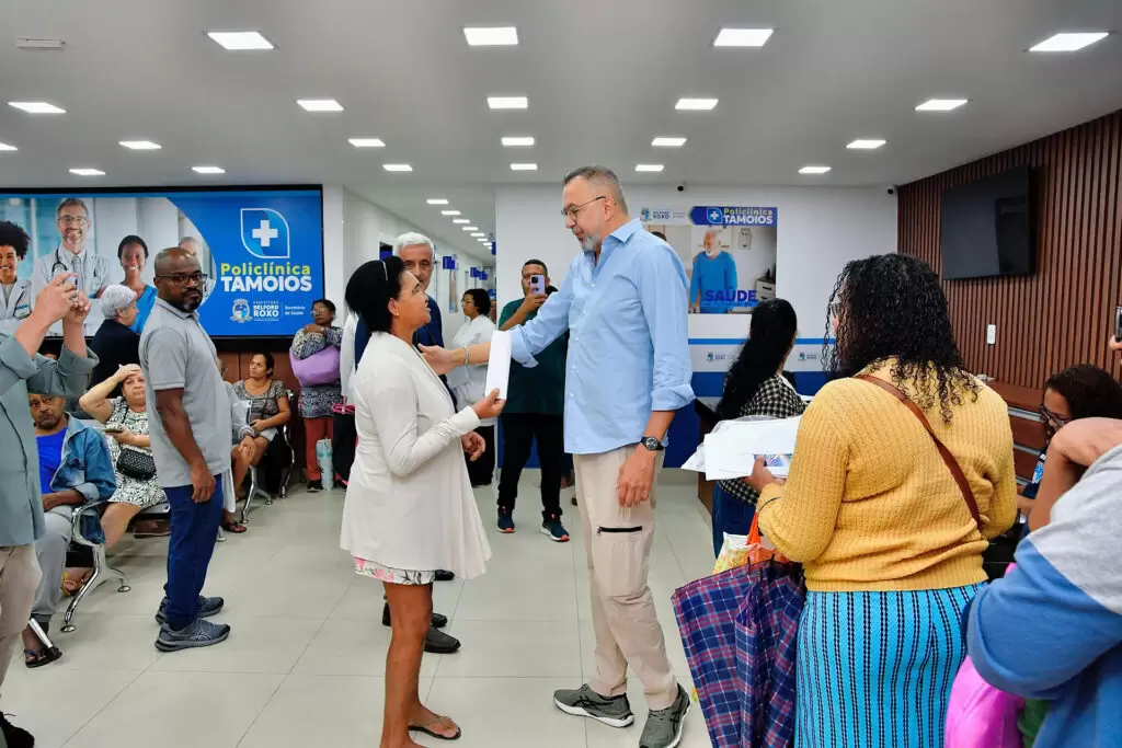 Prefeito Márcio Canella visita Policlínica Tamoios e anuncia a chegada de mais médicos para a unidade