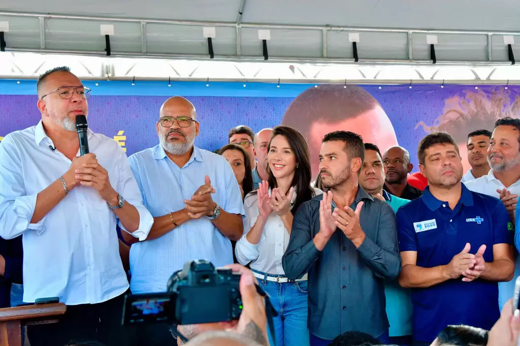 Prefeito Marcio Canella inaugura Policlínica Tamoios com capacidade para 500 atendimentos por dia