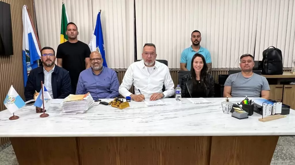Prefeito Márcio Canella assina convênio com a Polícia Militar para reforçar a segurança em Belford Roxo