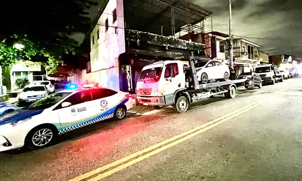 Operação da PM e Prefeitura prende quadrilha de clonagem de veículos e apreende carros e motos em Santa Tereza