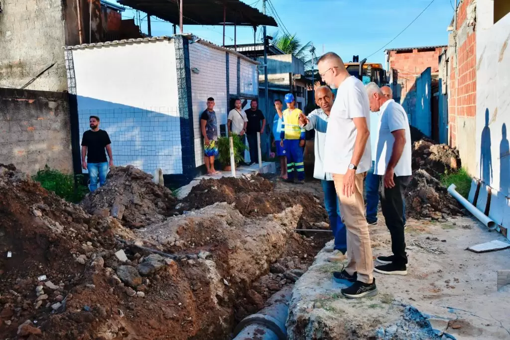 Prefeito Márcio Canella visita obras em quatro bairros de Belford Roxo