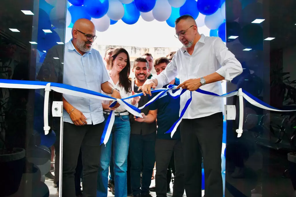Prefeito Marcio Canella inaugura Policlínica Tamoios com capacidade para 500 atendimentos por dia